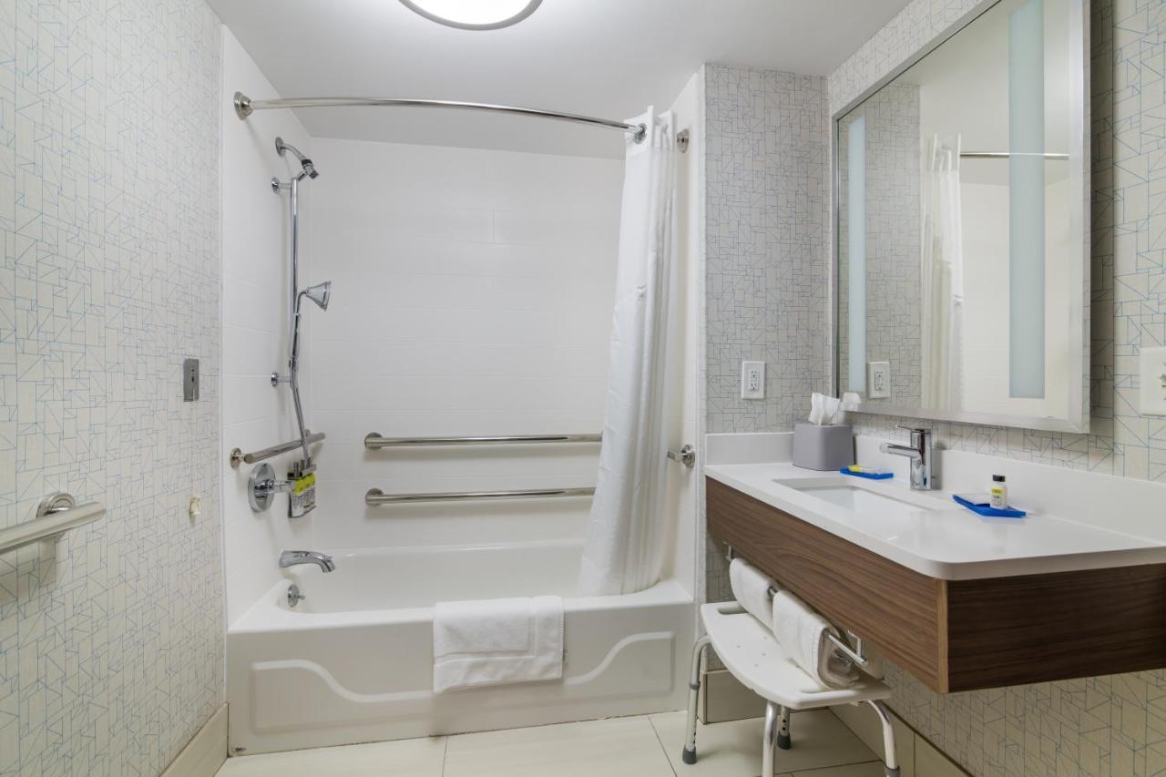 Holiday Inn Express - Plymouth By Ihg Exteriér fotografie